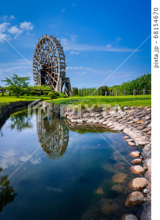 滋賀県東近江市の能登川水車と美しい風景 滋賀県東近江市の能登川水車と美しい風景 68154670