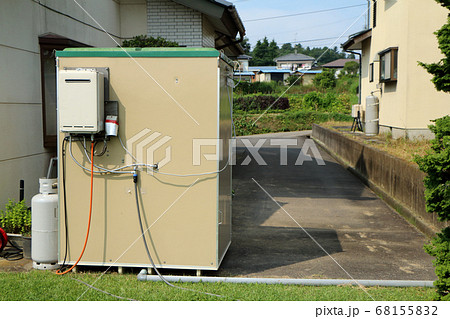 屋外に設置した仮設のお風呂 68155832