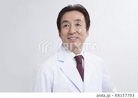 男性医師ポートレート 68157703