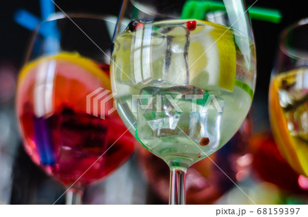 fresh and refreshing cocktails based on gin, a 68159397