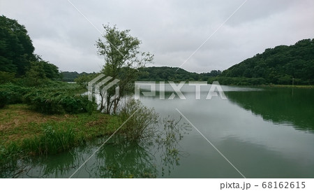 山奥の湖 68162615