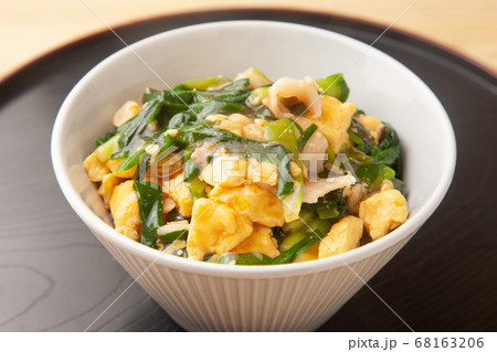 ニラ玉丼 68163206