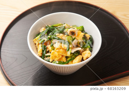 ニラ玉丼 68163209