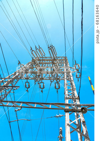 電線 鉄塔 電波塔 送電線 電線 鉄塔 電波塔 送電線 68163640