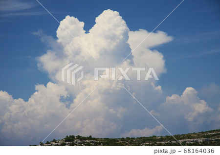 クロアチアの入道雲 クロアチアの入道雲 68164036