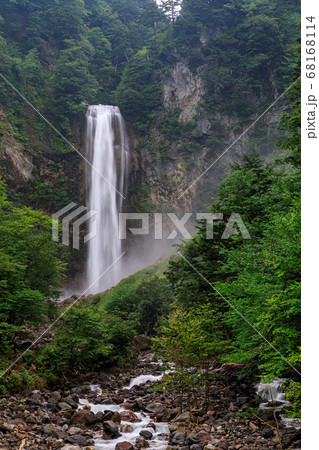 岐阜・飛騨・夏の平湯大滝 68168114