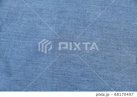 柔らかな風合いの藍染の布。綿、琉球藍。布イメージ素材 68170497
