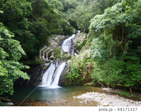 奄美大島のアランガチの滝 奄美大島のアランガチの滝 68171327
