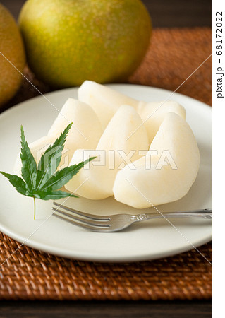 切り分けた梨(茨城県産幸水) 切り分けた梨(茨城県産幸水) 68172022