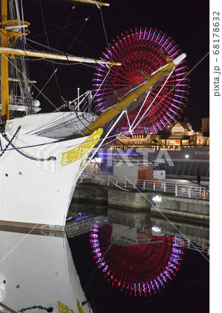 日本丸と横浜みなとみらいの夜景 68178632