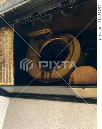 Oil-soiled sirocco fan range hood - Stock Photo [68181290] - PIXTA
