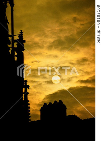 ドイツルーテンブルグの夕暮れ時の風景 ドイツルーテンブルグの夕暮れ時の風景 68183109