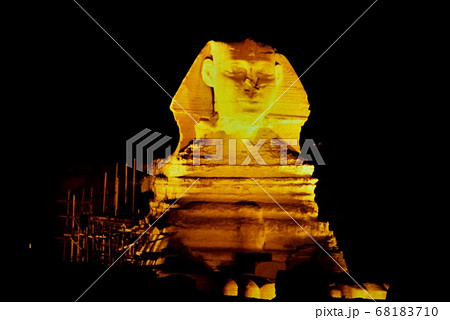 エジプトのカイロの3大ピラミット 68183710