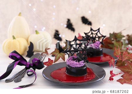ハロウィン 黒ごまプリン真っ赤なソース ハロウィン 黒ごまプリン真っ赤なソース 68187202