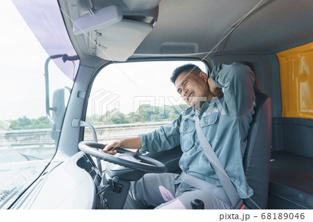 Professional truck driver to transport Professional truck driver to transport 68189046