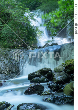 御嶽山 木漏れ日の滝 御嶽山 木漏れ日の滝 68190041