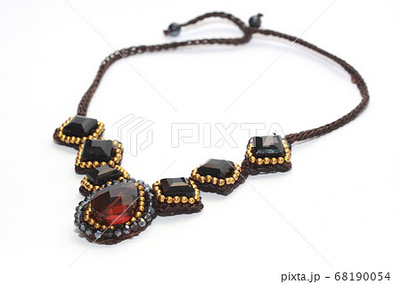 Luxury vintage style black crystal necklace isolated on white background.Personal fashion accessory design. selective focus 68190054