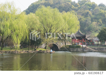 中国　東湖の景色 68190617