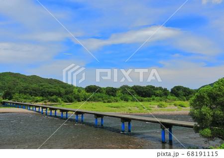 【高知県】盛夏の佐田沈下橋（四万十川） 68191115