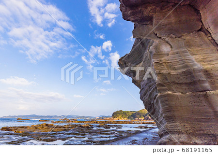 (静岡県)伊豆半島ジオパークの恵比須島 太古の地層 (静岡県)伊豆半島ジオパークの恵比須島 太古の地層 68191165