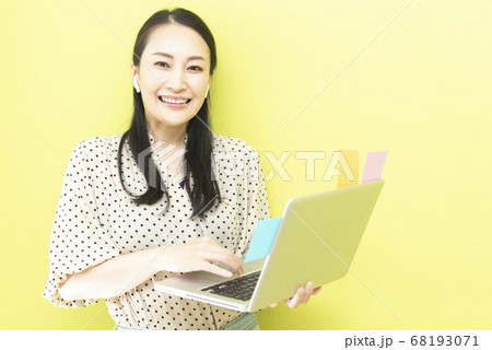 テレワークイメージ 68193071