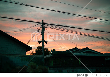 夕暮れ 夕焼け 景色 68195905