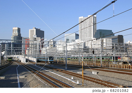 高輪ゲートウェイ駅を行く山手線・京浜東北線 68201082