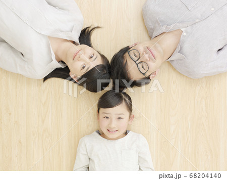 家族　笑顔 68204140