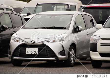 レンタカーのビジネス車 トヨタヴィッツの写真素材