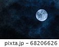 薄曇りの満月 68206626