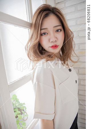 ゆるふわミディアムヘアー 日本人 ヘアスタイル 美容 美容室 ファッションの写真素材 6061