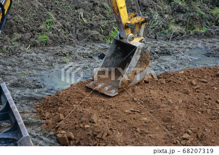 パワーショベル 68207319