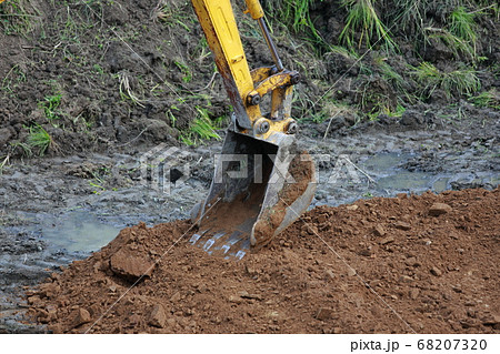 パワーショベル 68207320