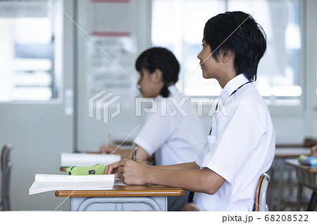 中学生の授業風景 中学生の授業風景 68208522