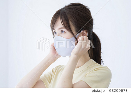 マスク 女性の写真素材