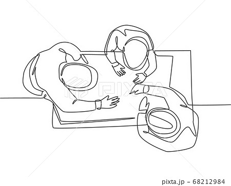 One Continuous Line Drawing Of Young Architect のイラスト素材