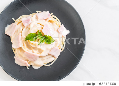 spaghetti carbonara ham spaghetti carbonara ham 68213660