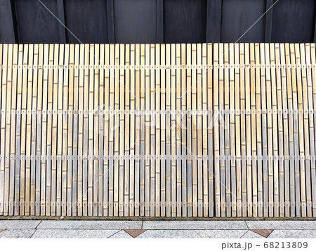 京町家の犬矢来 68213809