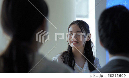 ビジネス　仕事　セミナー　プレゼンテーション　講演会 68215609