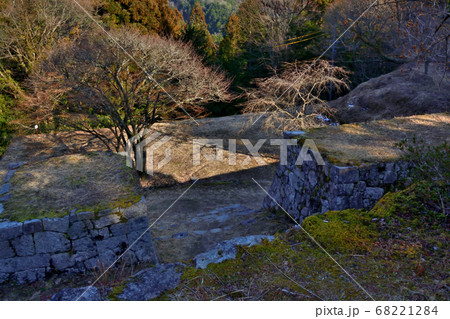 日本三大山城の一つ岩村城  六段の石垣 日本三大山城の一つ岩村城  六段の石垣 68221284