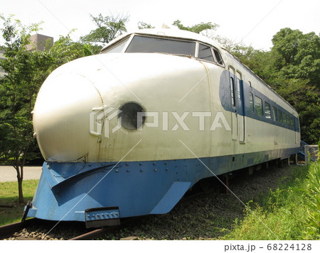 東京都昭島市の新幹線電車図書館 68224128