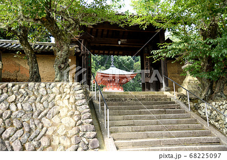 高野山町石道の出発点　慈尊院の多宝塔 68225097