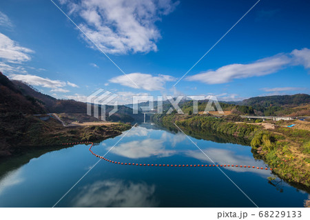 大分ダムと青空 68229133