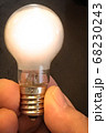 光る電球 68230243