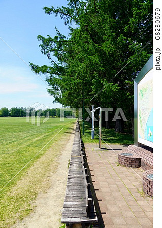 緑ヶ丘公園、グリーンパークの400mベンチ 68230679