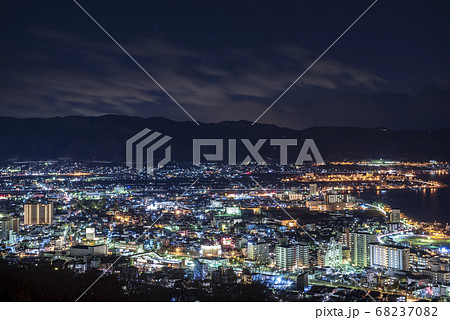【長野県諏訪市】諏訪湖の夜景 【長野県諏訪市】諏訪湖の夜景 68237082