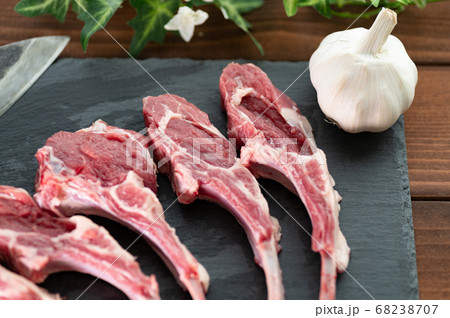 骨付きラムロース肉 骨付きラムロース肉 68238707