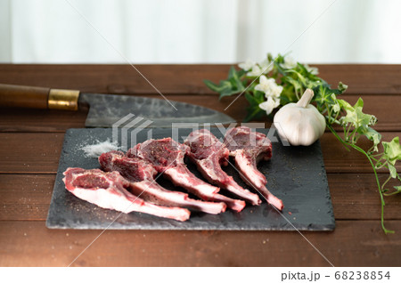 骨付きラムロース肉塩胡椒 骨付きラムロース肉塩胡椒 68238854