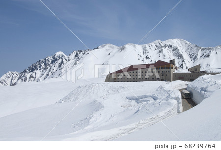 立山黒部アルペンルート雪の大谷05 68239764