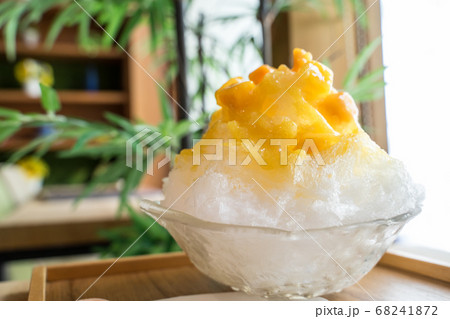 マンゴーかき氷 mango shaved ice crashed ice マンゴーかき氷 mango shaved ice crashed ice 68241872